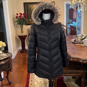 Eddie Bauer Parka with faux fur - Mint condition